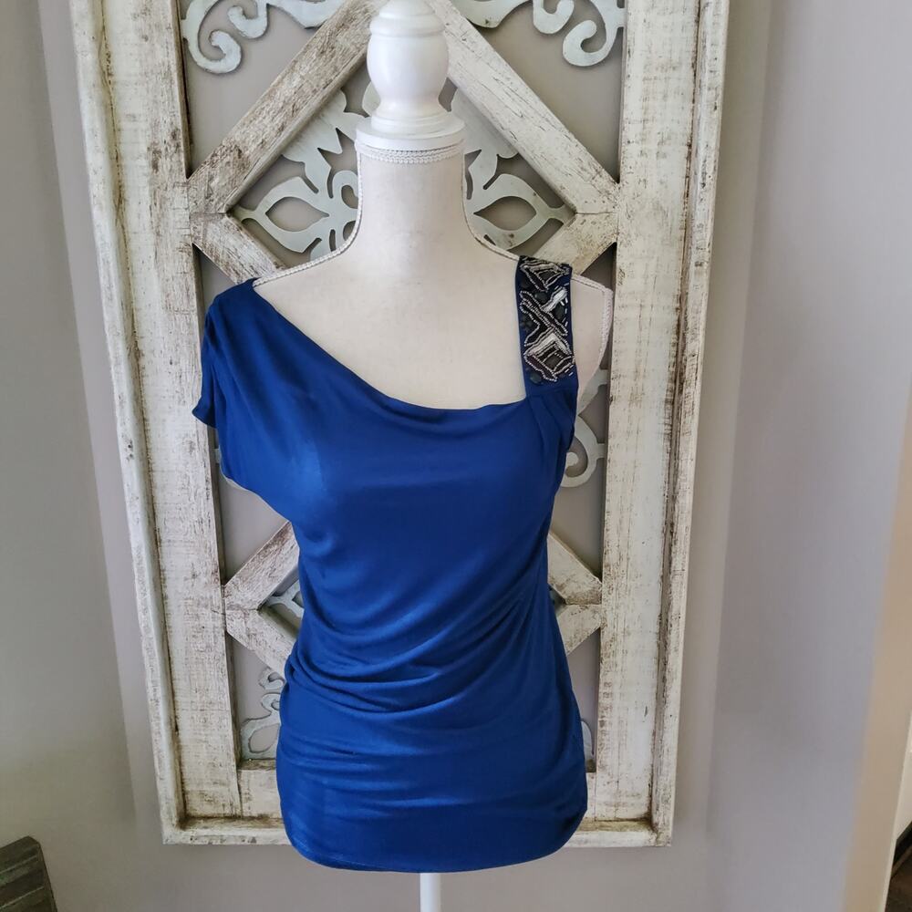 a.n.a. Women's Short Sleeve Asymmetric Strap Embellished Shoulder Top in Blue